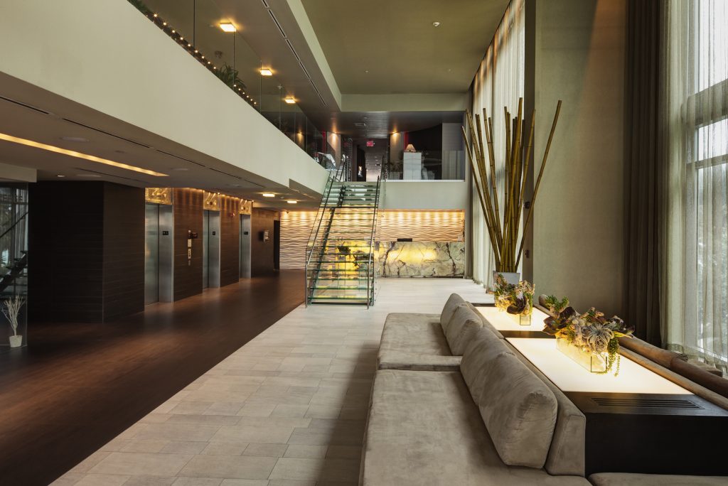 Tjänster & Produkter 2 lounge area in hotel lobby 2022 03 04 02 21 15 utc